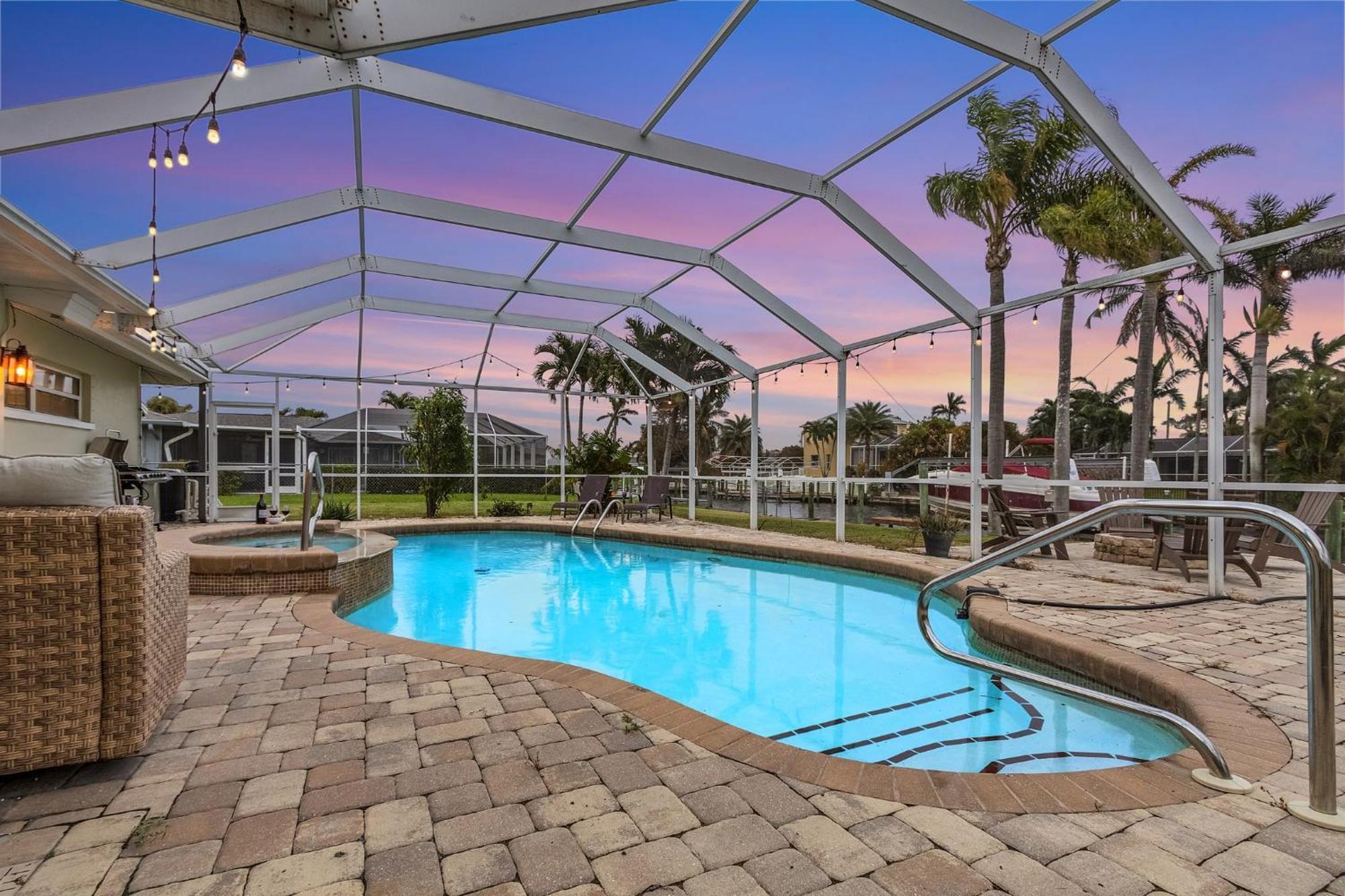 Boating & Fishing Enthusiasts, Heated Pool And Spa, Bicycles - Latitude Adjustment - Roelens Villa Cape Coral Exterior foto